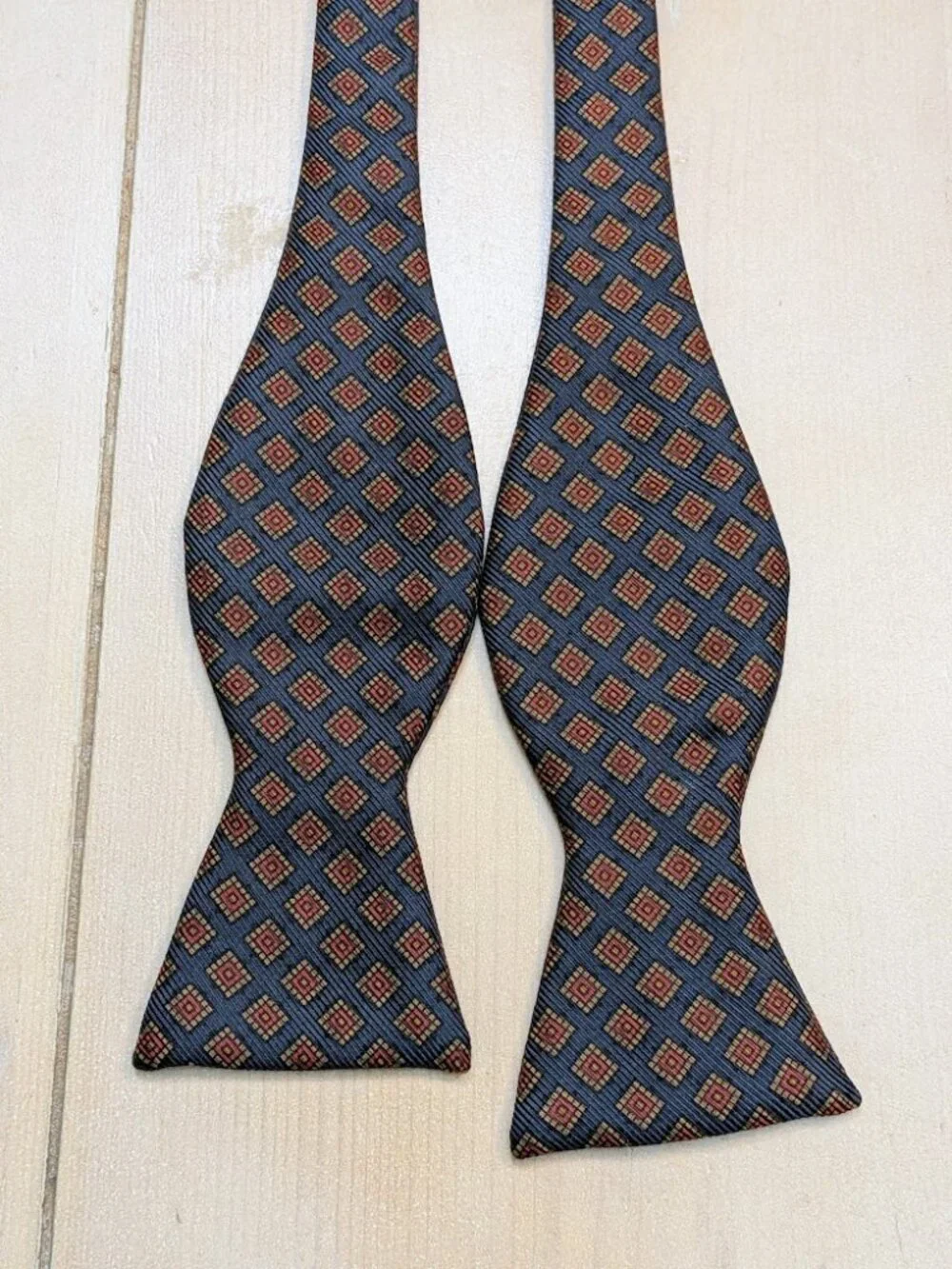 Burberry London Silk Plaid Tie & Brooks Brothers Silk Bow Tie Lot of 2